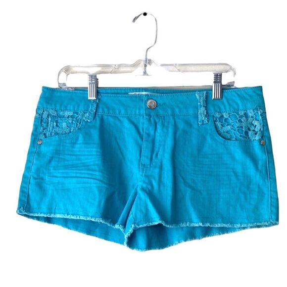 Celebrity Pink NWT Short Shorts Raw Hem Turquoise Blue Lace Size 13 - Picture 1 of 14